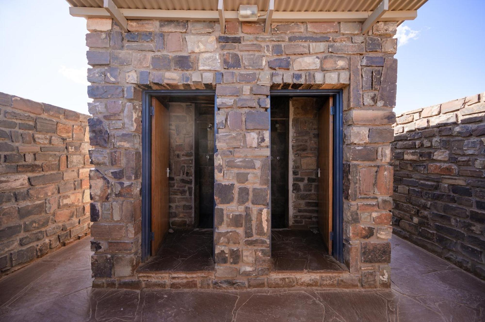 Canyon Roadhouse Campsite Fish River Canyon ห้อง รูปภาพ